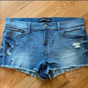 Express denim shorts🌟